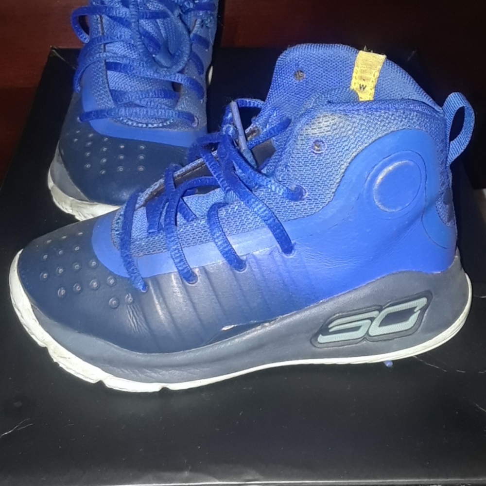 STEPH CURRYS - Picture 2 of 5